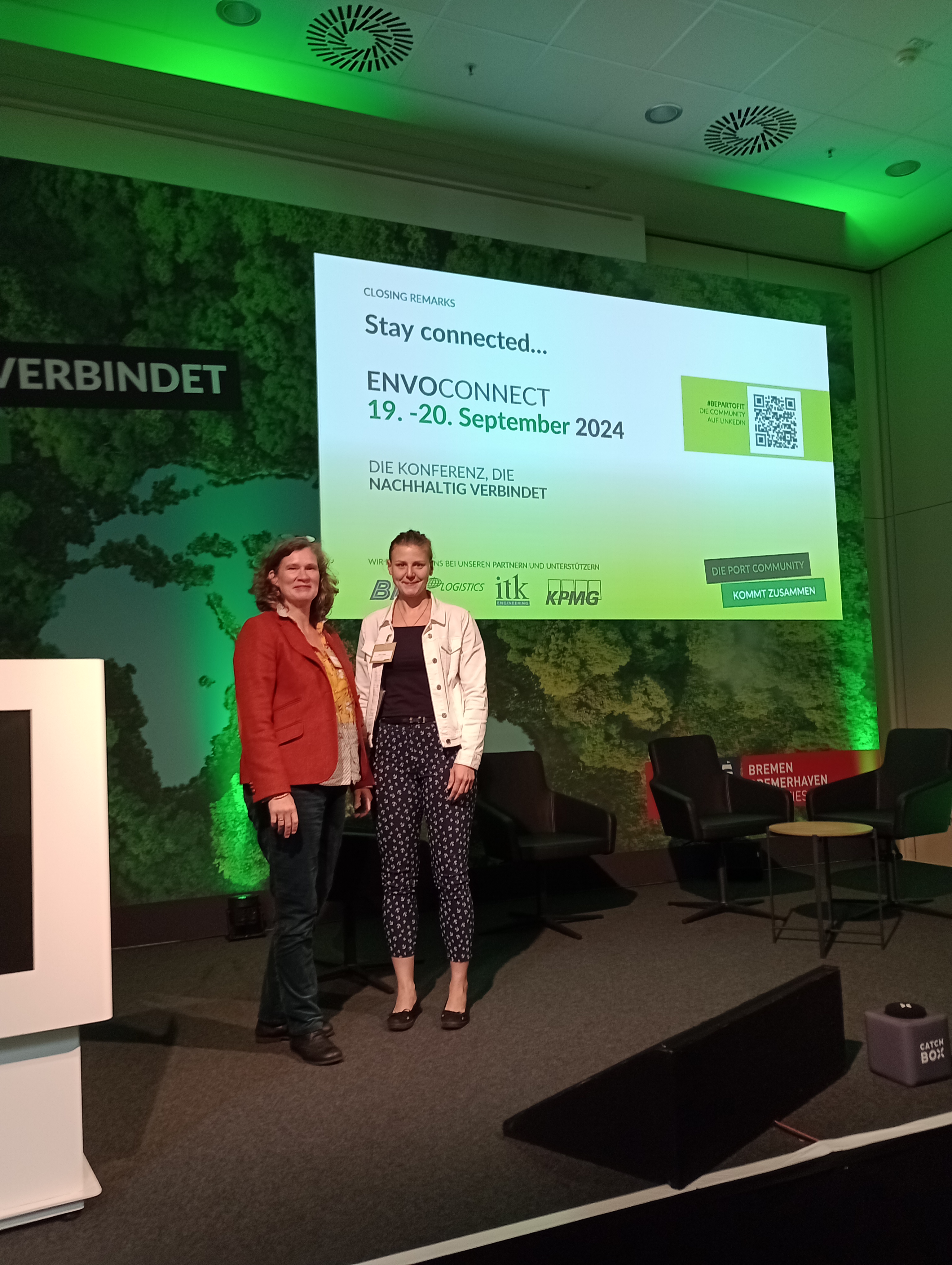 Flóra Gulyás, ISL and Katja von Bargen, the Environmental Manager at bremenports GmbH and supporter of the MaritIEm project, attended the ENVOCONNECT event together.